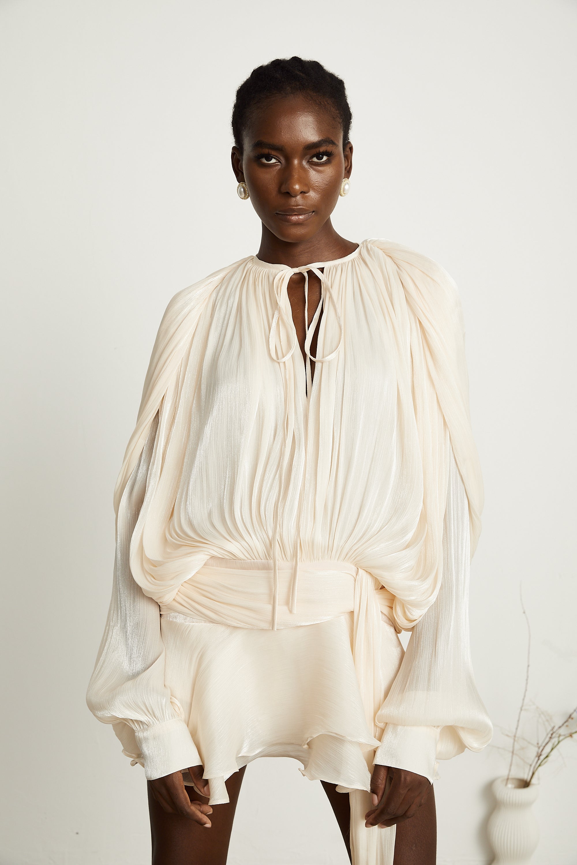 STELA | Vestido mini neutro