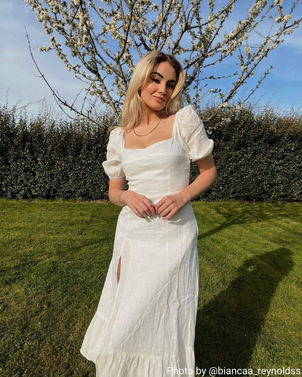 DIANA | Vestido con mangas abullonadas y bajo con abertura