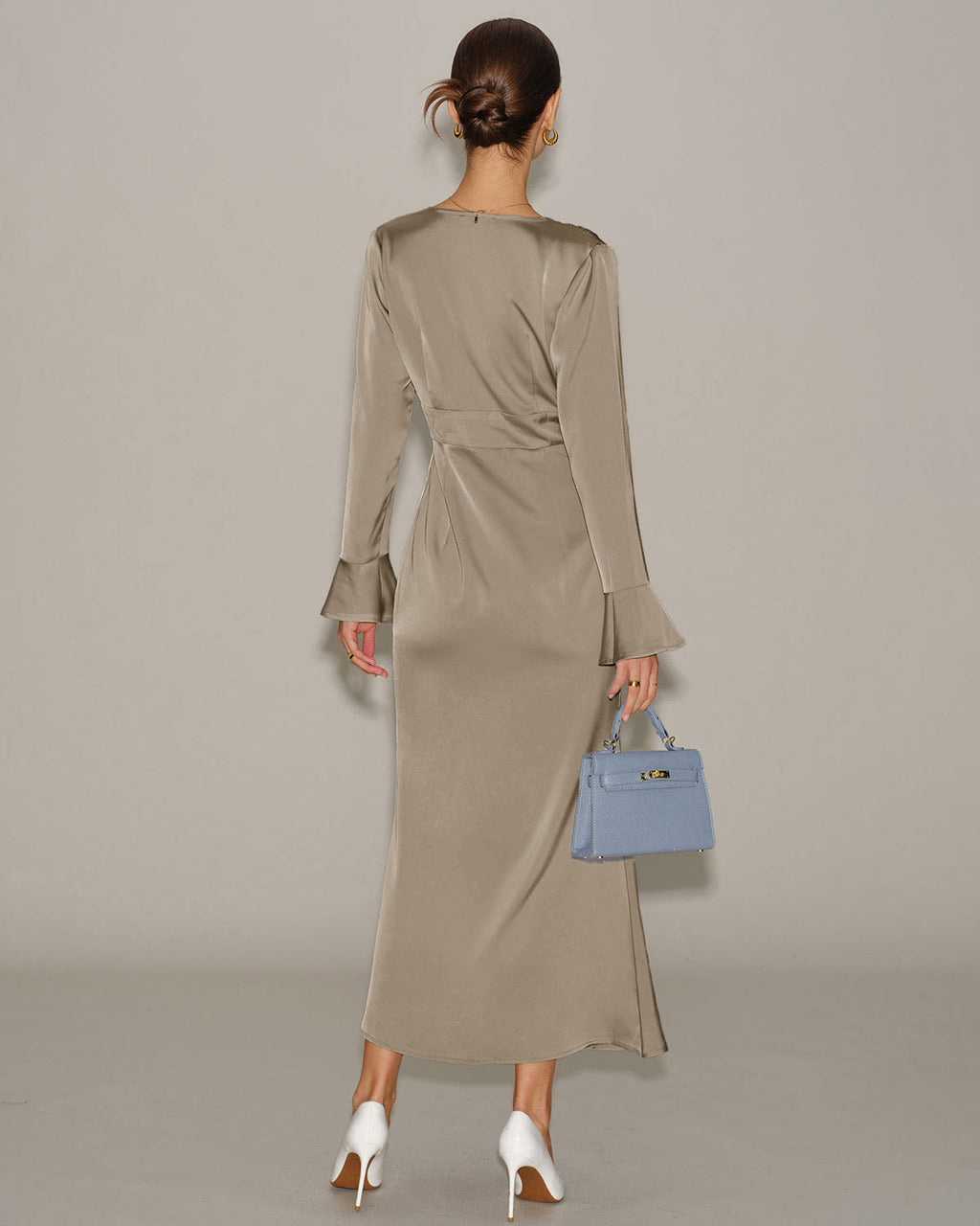 NAROA | Vestido largo satinado con mangas acampanadas