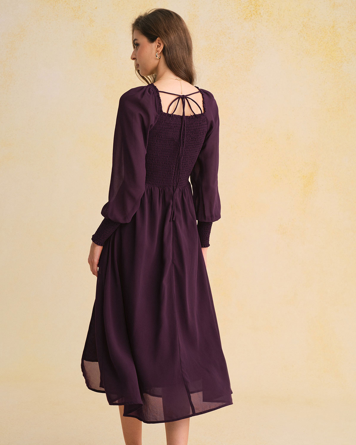 MORGAN | Vestido morado de gasa fruncida con mangas abullonadas